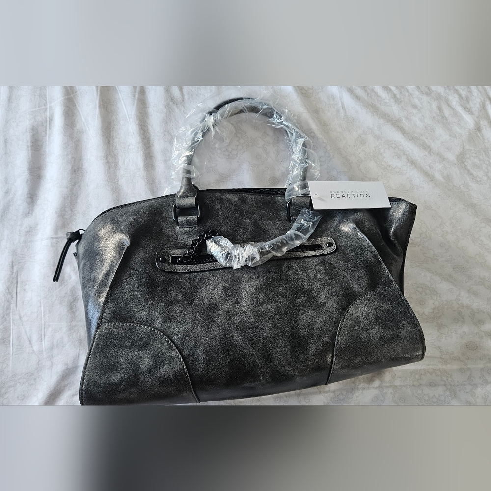NWT Kenneth Cole Reaction shoulder bag